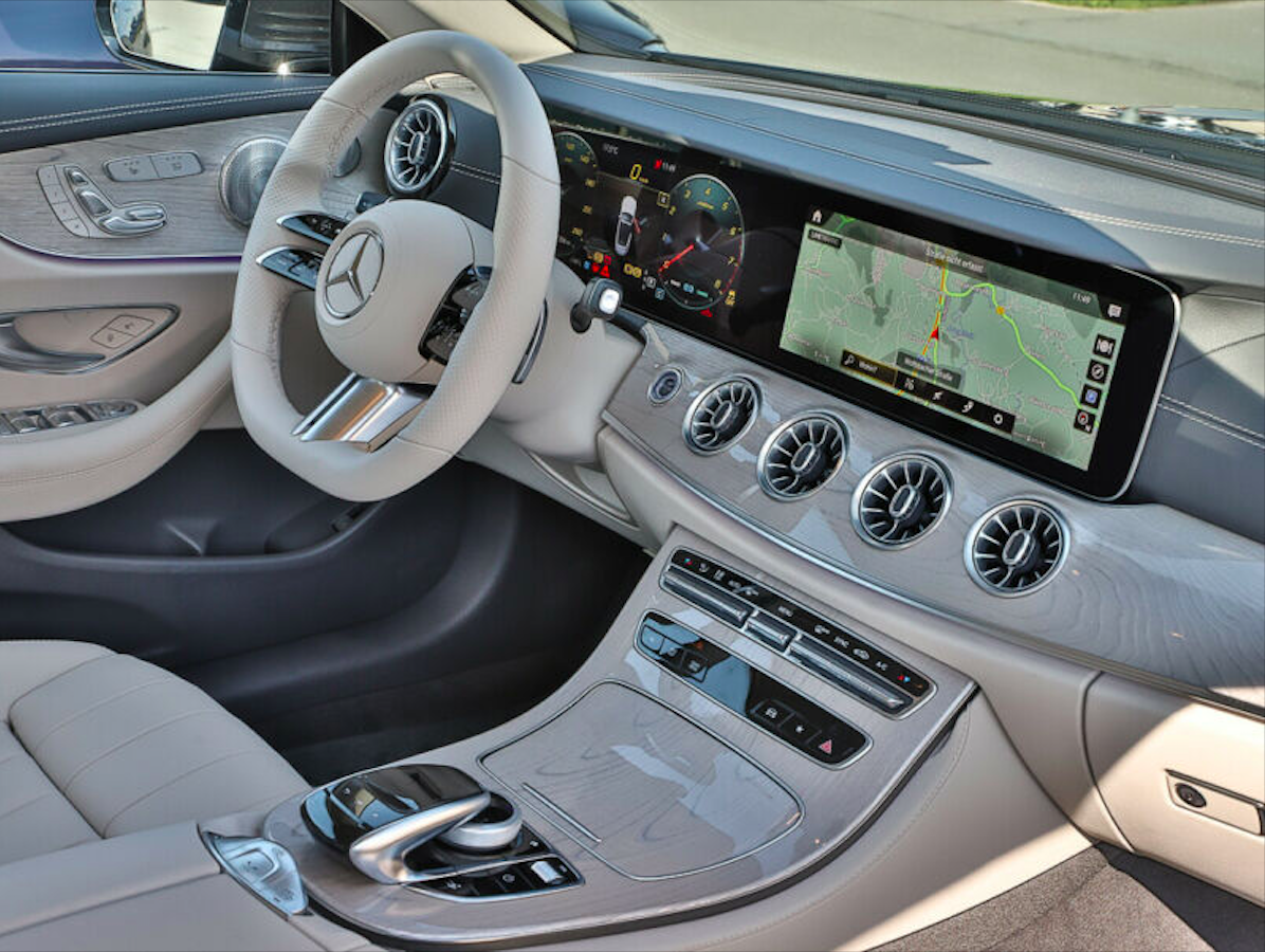 Mercedes - Benz E cabrio 300 AMG 9G-TRONIC | předváděcí auto skladem | nákup online | super cena | prodej online | autoibuy.com